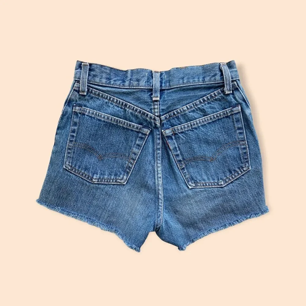 RARE VINTAGE LEVI’S 501 Med Wash Distressed Shorts